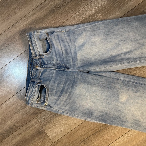 American Eagle Outfitters Light Wash Wide Leg Jeans Extra Long - Picture 6 of 6